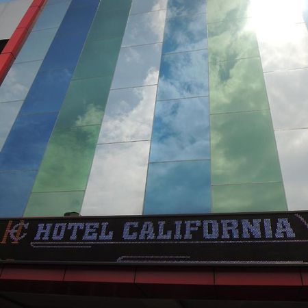 California Hotel Jacarta Exterior foto