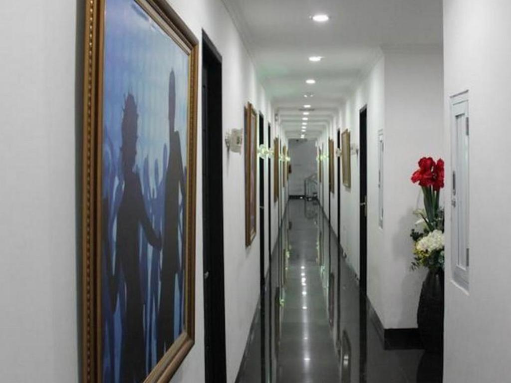 California Hotel Jacarta Exterior foto