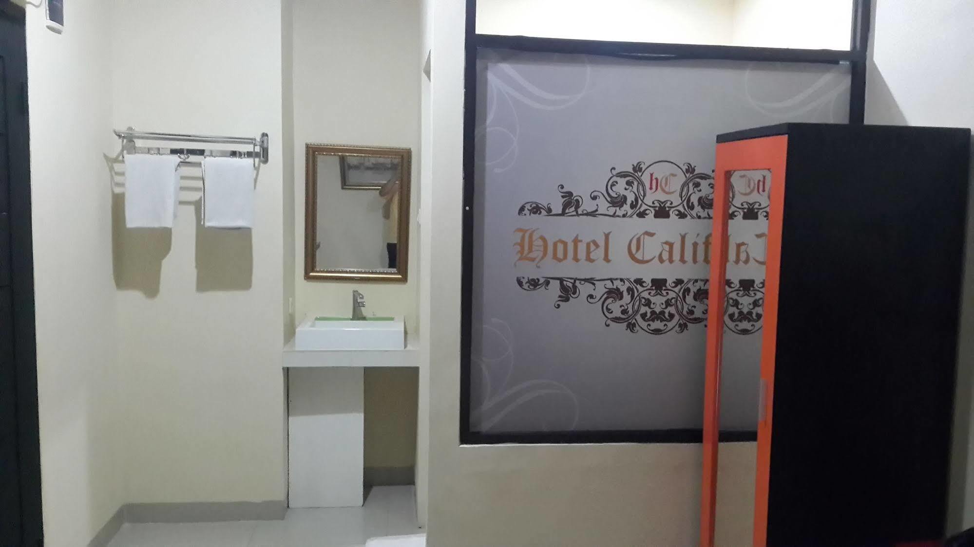 California Hotel Jacarta Exterior foto